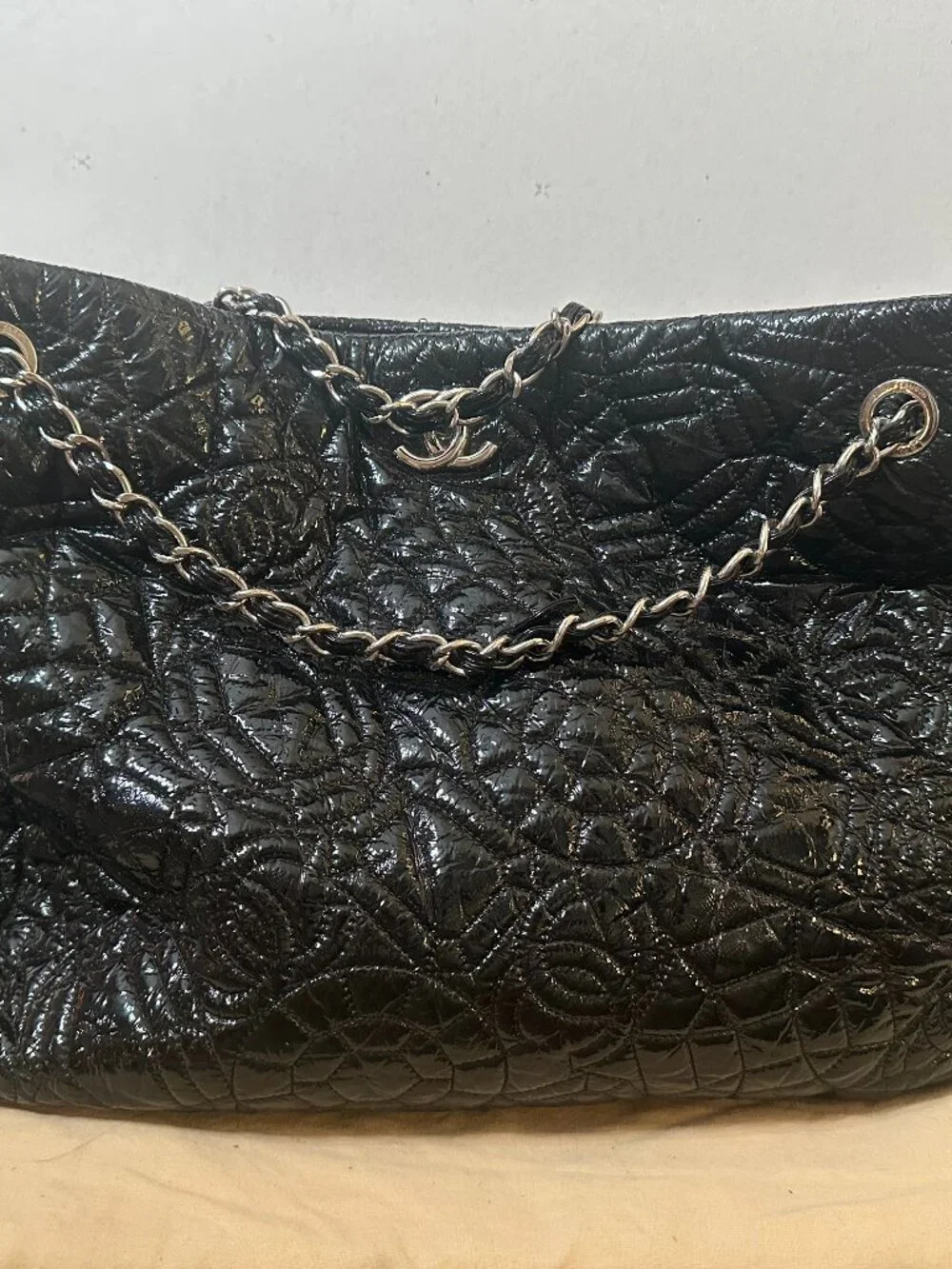 Chanel Graphic Edge Tote Patent Vinyl East West Black 2008 Silver Hardware - Picture 1 of 10
